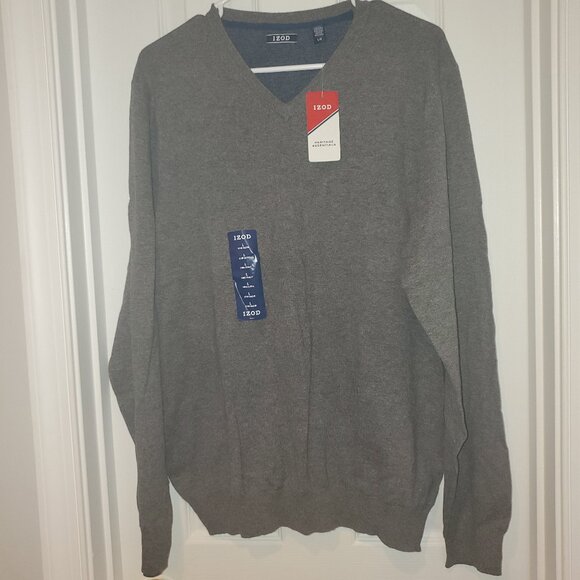 NWT Izod Men's V Neck Sweater - Size L - Picture 1 of 3